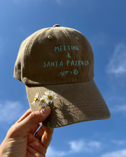 TRA EMAIL E RIUNIONI 🧢 | cappellino pack